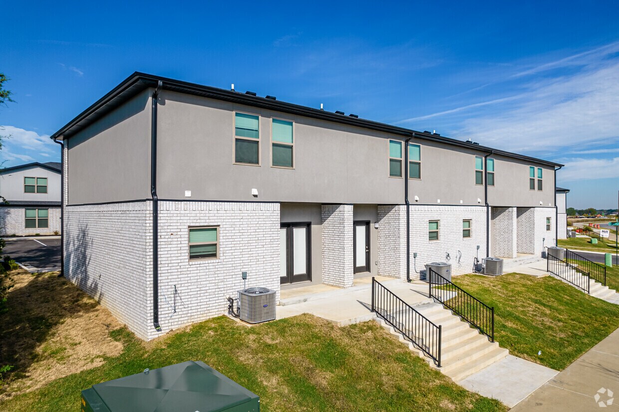 Rupple Townhomes Apartments in Fayetteville, AR