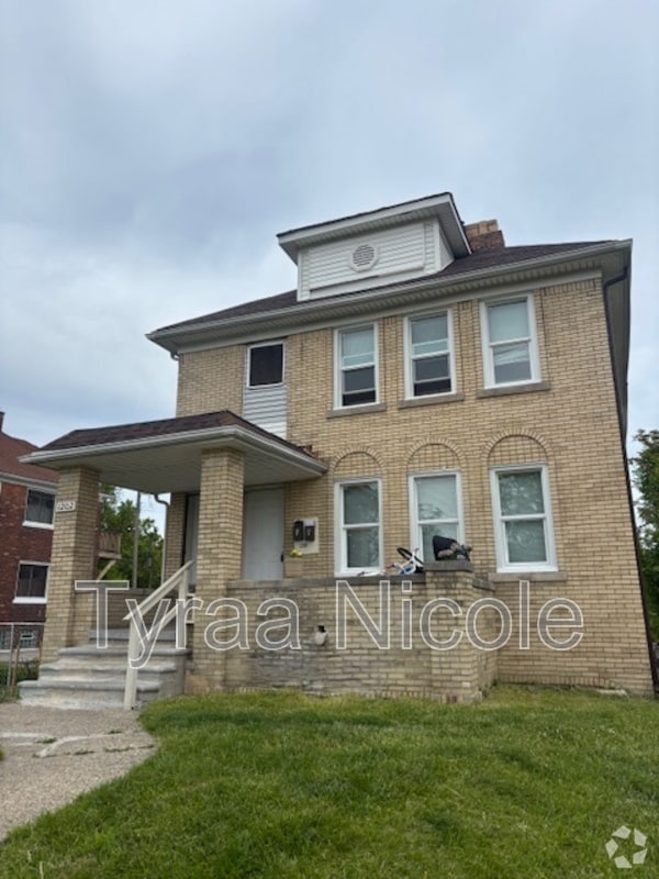 Building Photo - 1200 Lenox St