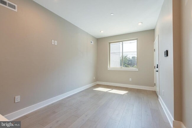 Building Photo - 2048 N 3rd St