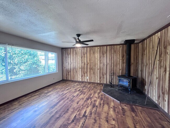 Building Photo - 441 Haggin Ave