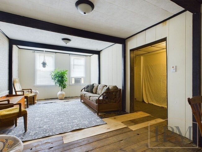 Building Photo - Coming Soon - 2 Bedroom, 1 Bathroom in Yor...