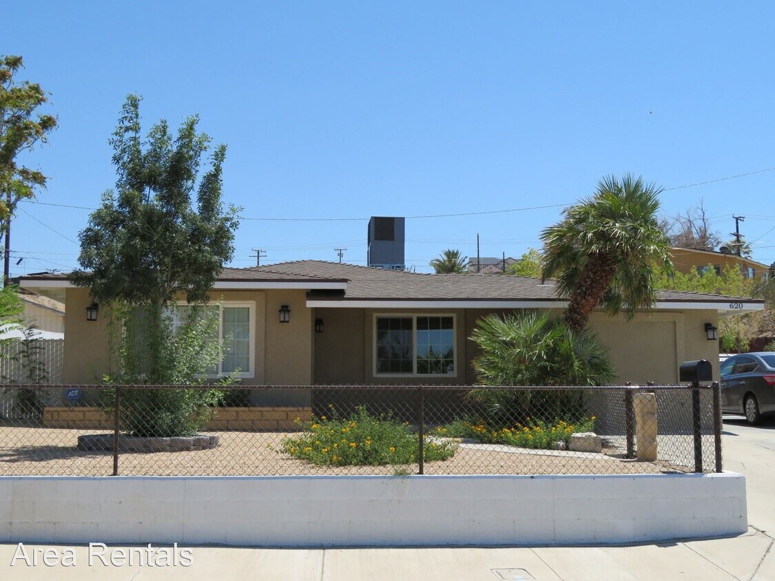 620 Flora St, Barstow, CA 92311 House Rental in Barstow, CA