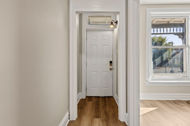 Foto del edificio - Spacious 4 Bedroom Single Family on Susquehanna St