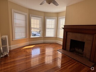 Building Photo - 558 Riverside Ave