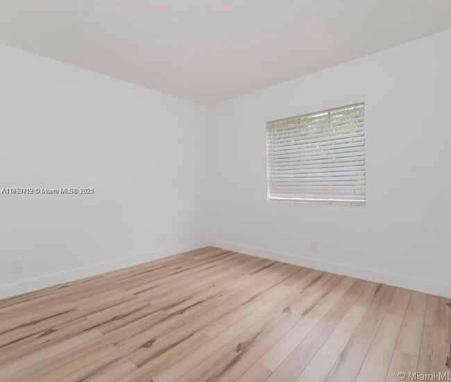 Foto del edificio - 2424 SE 17th St