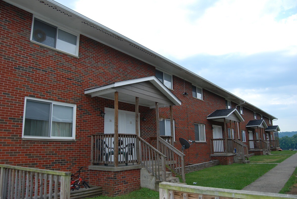 Primary Photo - 70 Township Rd 1118