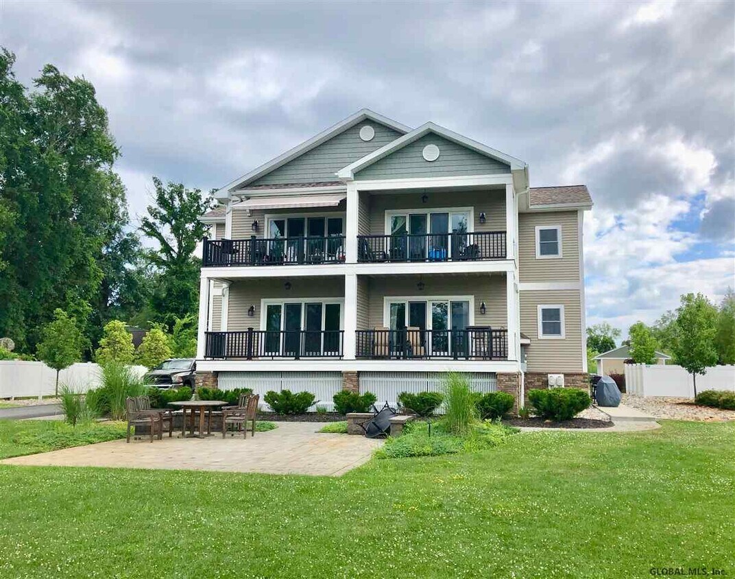 103B Point Breeze Rd Unit 4, Saratoga Springs, NY 12866 Room for Rent