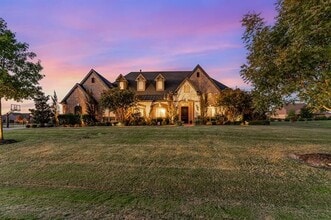 Building Photo - 1220 Highland Dr
