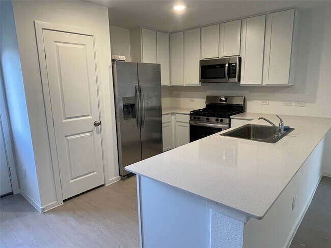 Foto del edificio - 112 Stran St