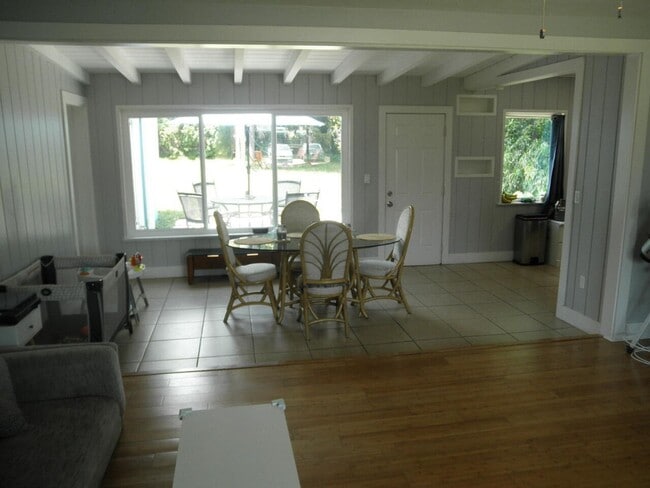 Building Photo - 431 Virginia Dr