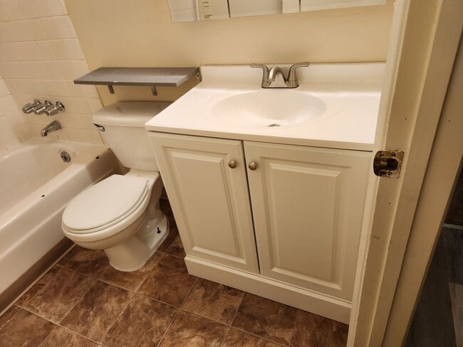 Building Photo - Zou 1315 Duplex