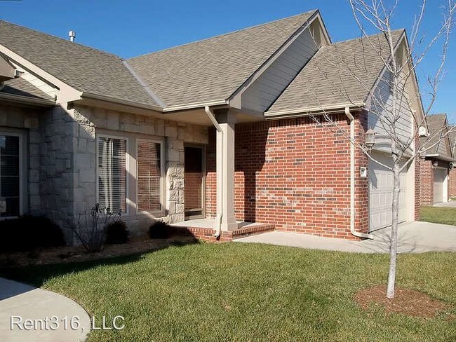 Building Photo - 9820 E 19th St N