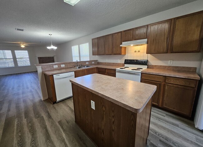 Foto del edificio - Single story 3 bedroom, 2 bathroom house- ...