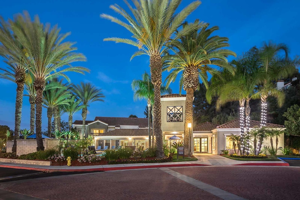 Primary Photo - Emerald Pointe