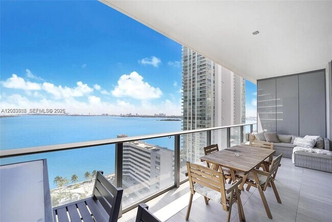 Foto del edificio - 480 NE 31st St