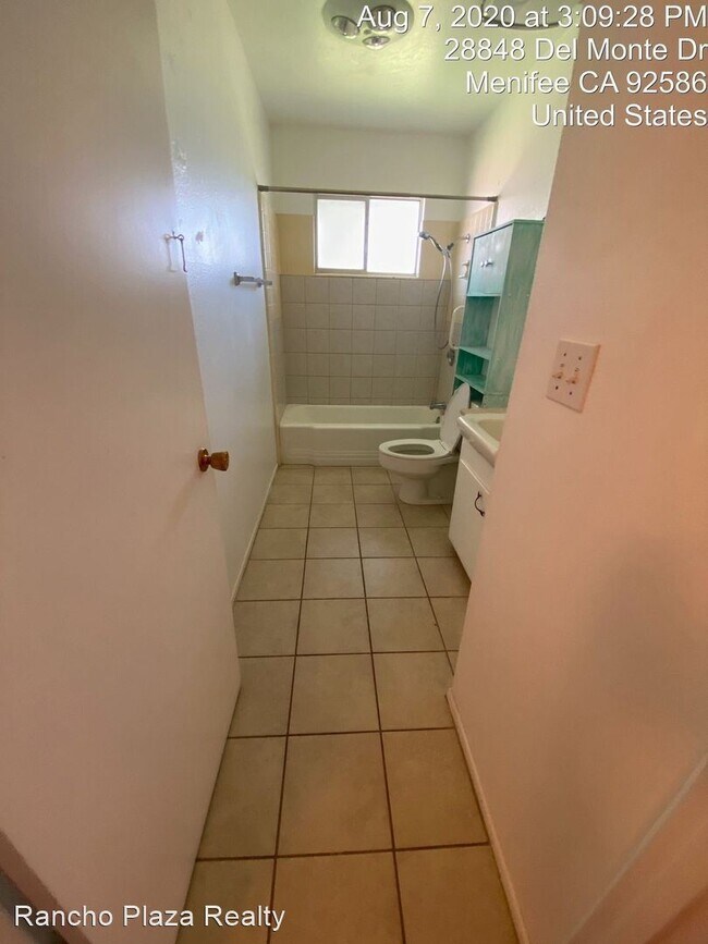 2 br, 1 bath House 28848 Del Monte Dr. House Rental in Menifee, CA