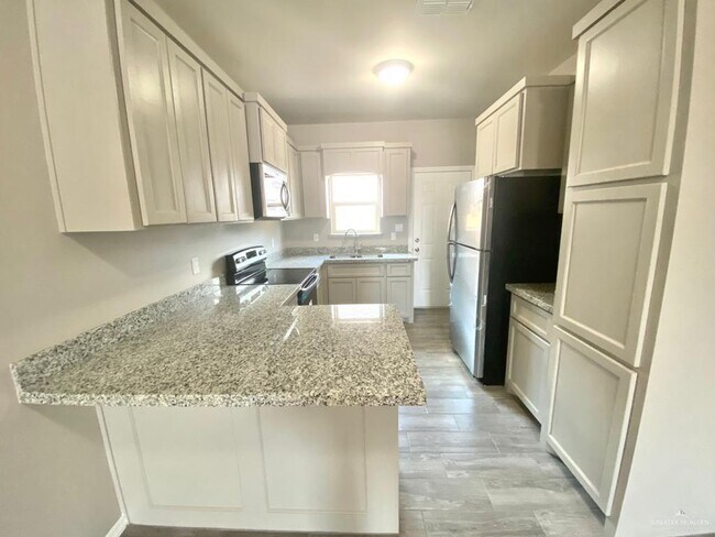 Building Photo - 19 West Dr