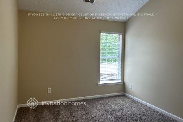 Foto del edificio - 9586 Lakeview Cir