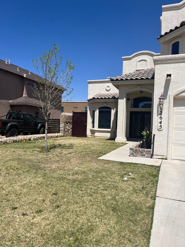 Building Photo - 12645 Paseo Rosannie Ave