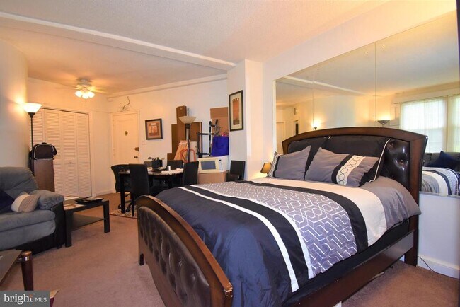 Foto del edificio - 3051 Idaho Ave NW