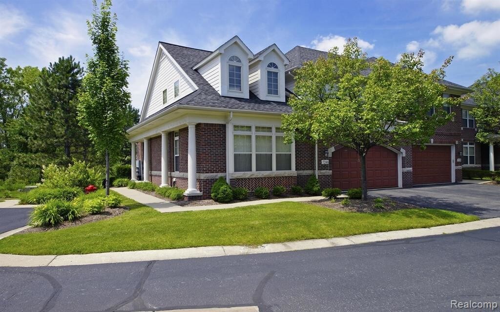 Primary Photo - 7246 Gateway Dr