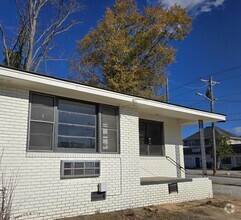 Building Photo - 102 Merriman Ave