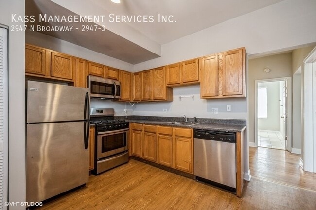 2947 N Broadway-2947-3 - 2947 N Broadway-2947-3 Apartment