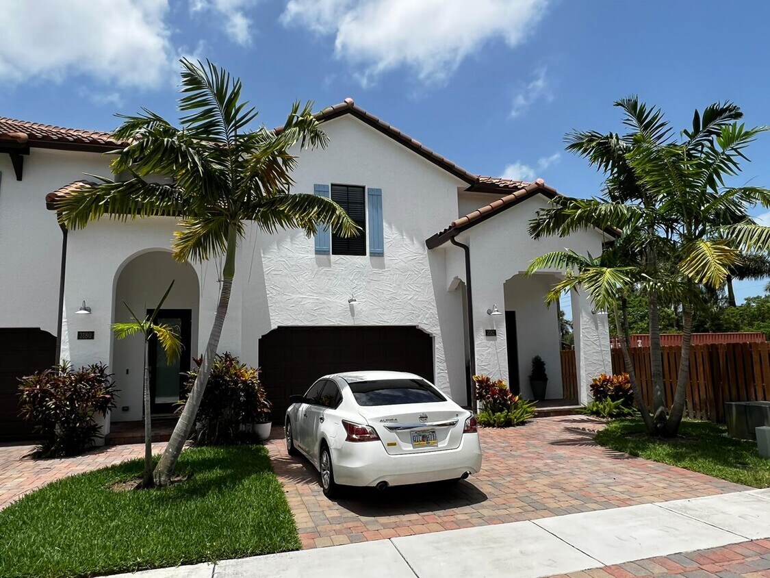 Primary Photo - 3182 Santa Catalina Pl