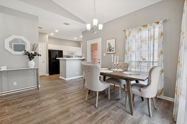 Building Photo - 117 Chapel Hill Cir