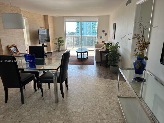 Foto del edificio - 6039 Collins Ave