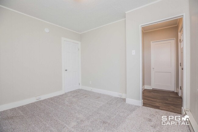 Foto del edificio - 228 8th St