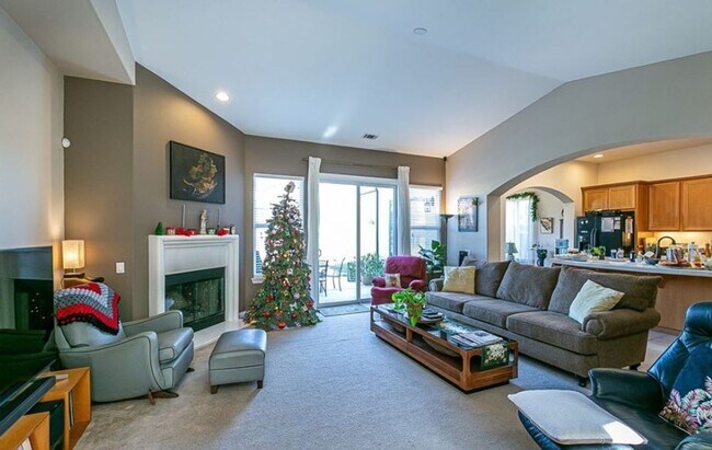 Building Photo - Lovely 3 Bedroom Home Close to Vandenberg!