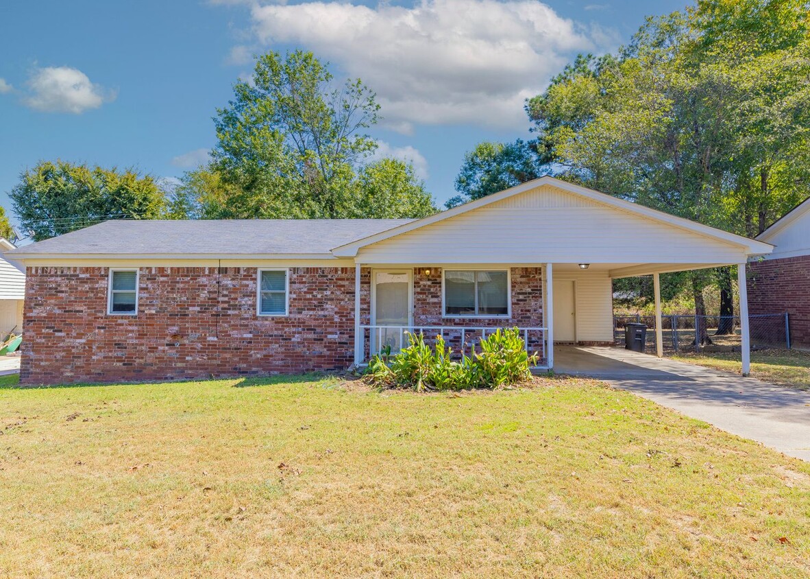 Primary Photo - 120 Joy Dr in Searcy!