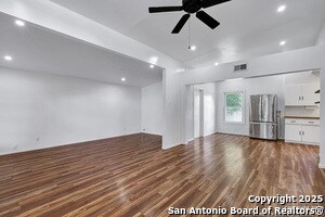 Foto del edificio - 551 Lanark Dr