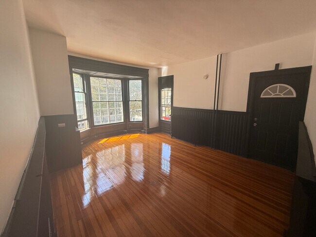 Foto del edificio - 7 Balsam Ave