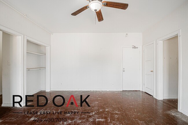 Building Photo - 835 S Oxford Ave