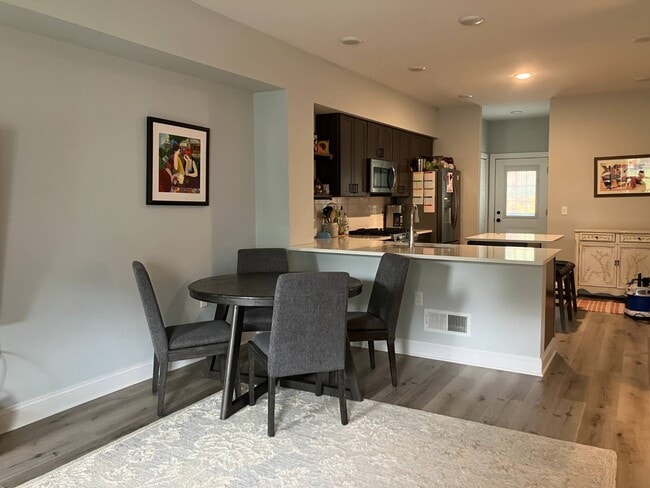 Building Photo - 1155 Barrett St