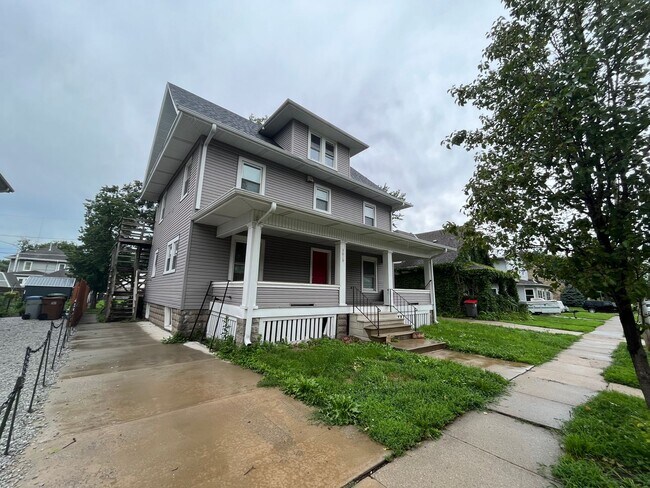 Building Photo - 3017/3019 Starr St Duplex