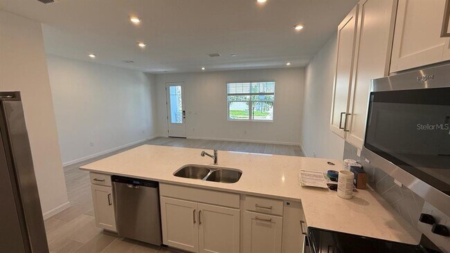 Foto del edificio - 1350 Tarflower Dr