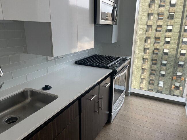 Foto del edificio - 211 N Stetson Ave