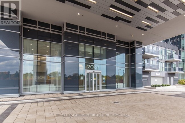 Building Photo - 2087-2087 Fairview St