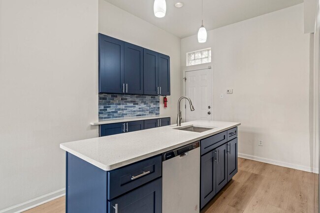 Photo - 1533 N Bouvier St Apartment