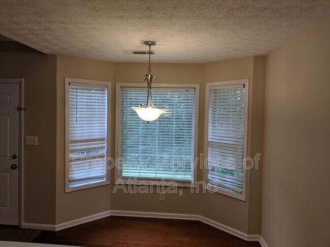 Building Photo - 240 Ashley Oaks Dr