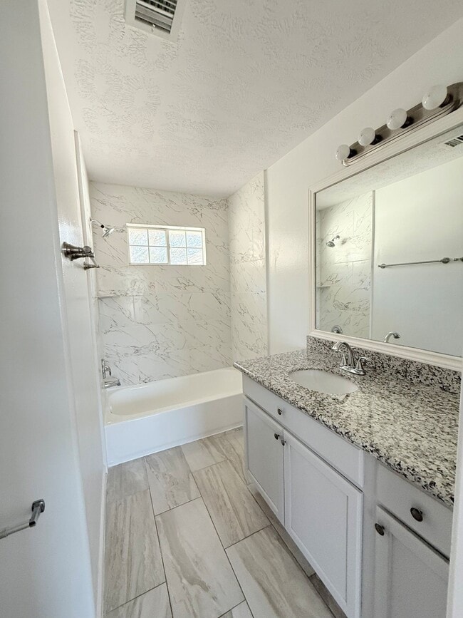 Building Photo - 6810 Strathmore Pl Ct