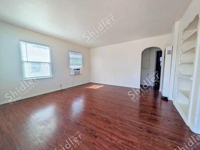 Foto del edificio - 2 Bedroom 1 Bath with Laundry