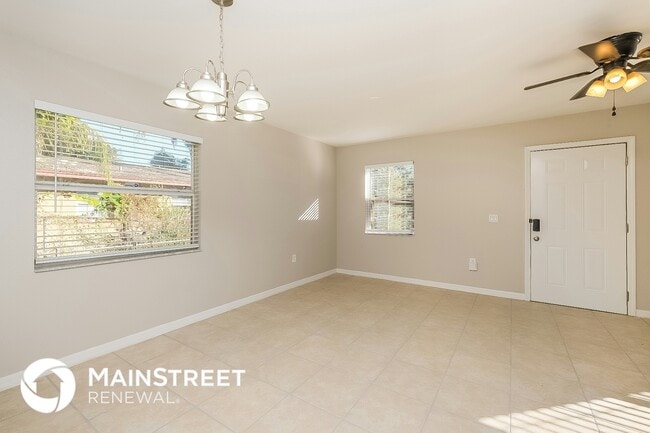 Building Photo - 1002 W Madison St