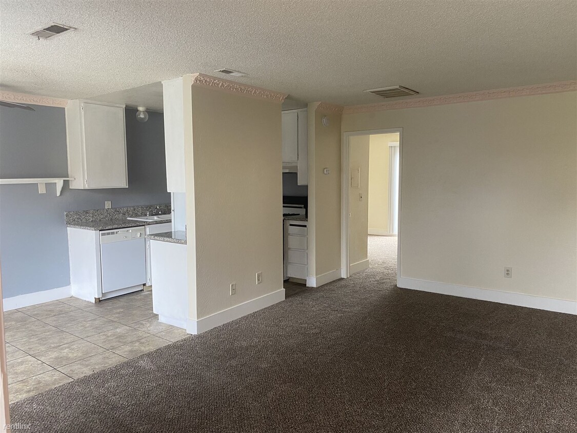 Primary Photo - 1 br, 1 bath Condo - 888 Greenfield Ave Apt C