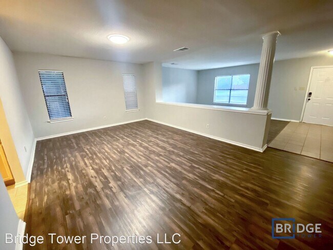 Foto del edificio - 4 br, 2.5 bath House - 8202 Chestnut Manor...