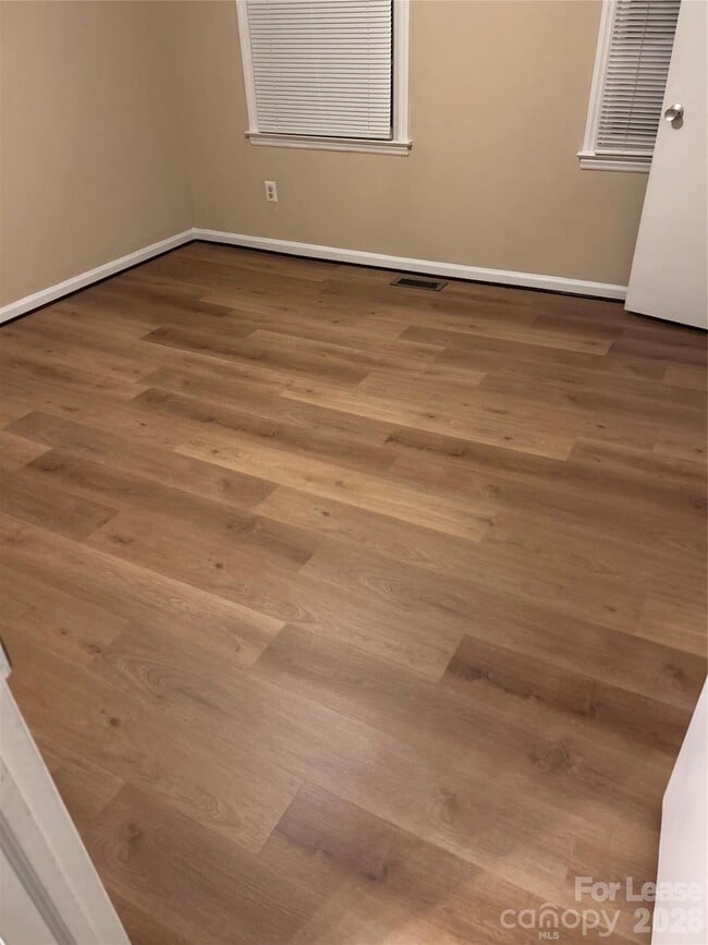 Building Photo - 6306 Old Pineville Rd