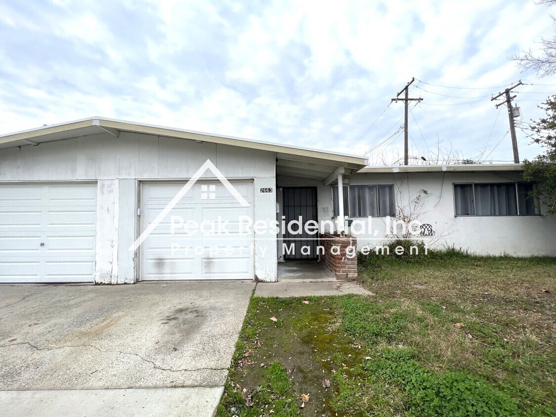 Primary Photo - A Nice Sacramento 2bd/2ba Duplex with 1 Ca...